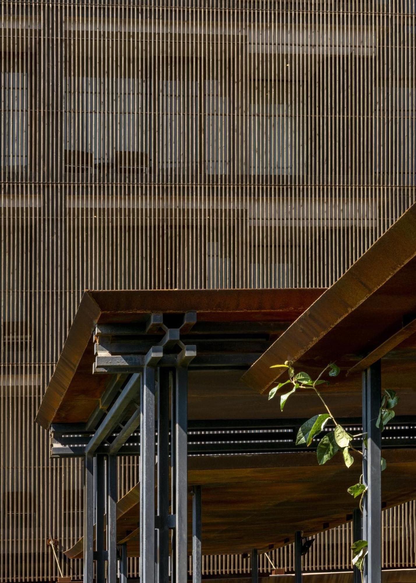 Radisson Resort And Spa Lonavala Kültér fotó Detail of the facade