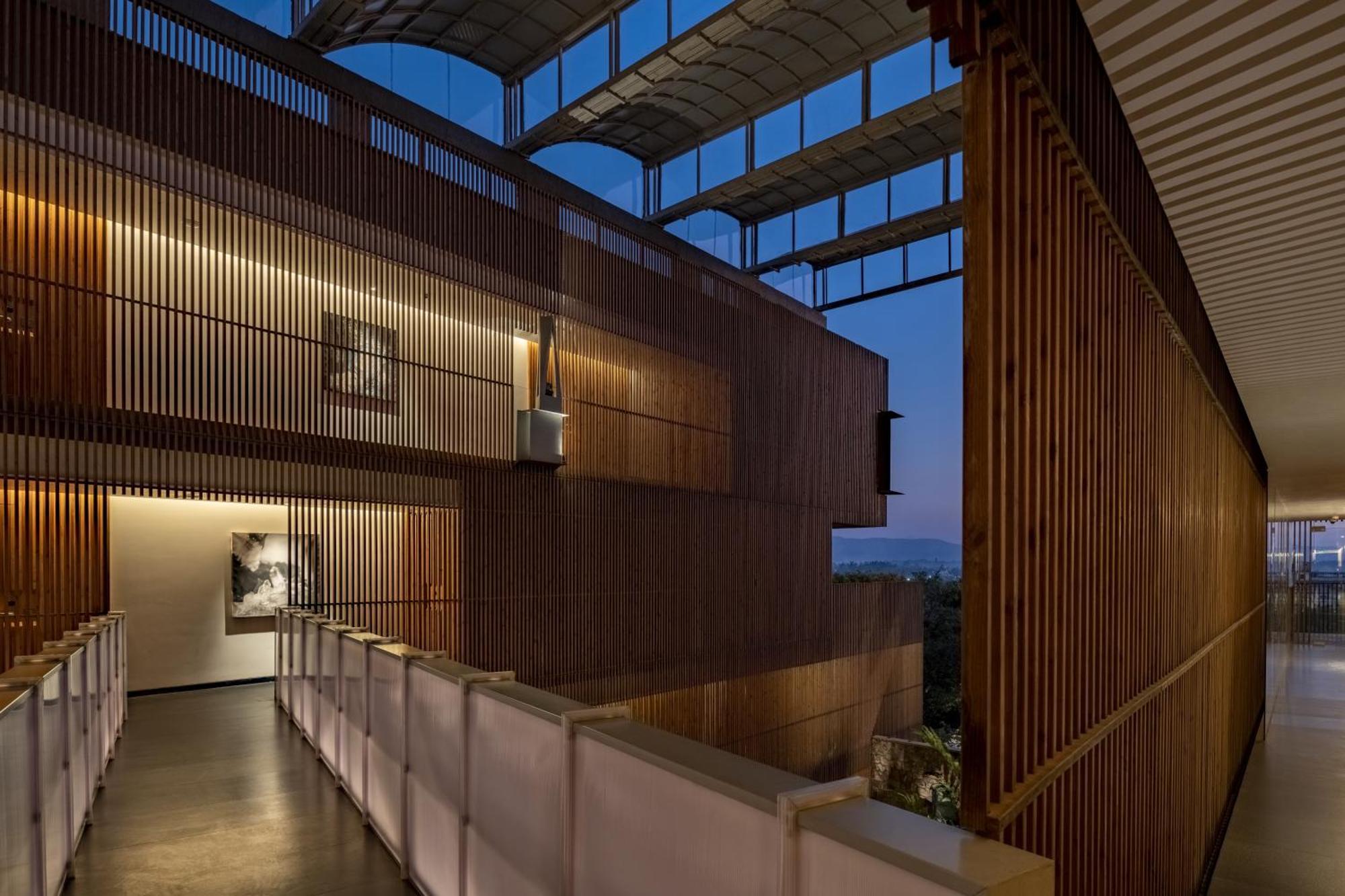 Radisson Resort And Spa Lonavala Kültér fotó Interior of the building
