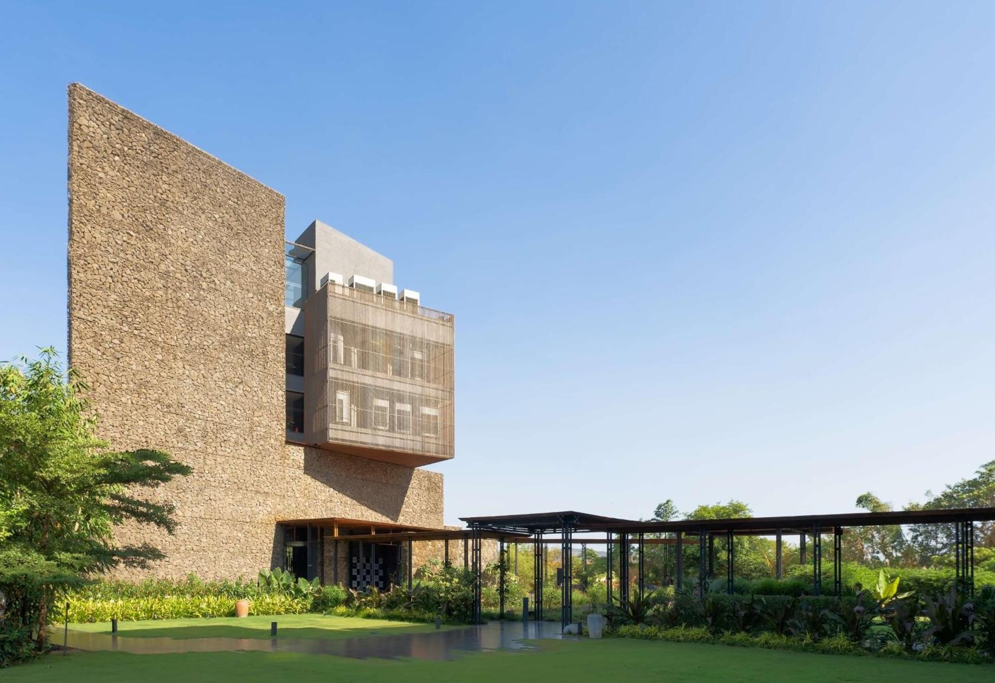 Radisson Resort And Spa Lonavala Kültér fotó The Aga Khan Academy, Hyderabad